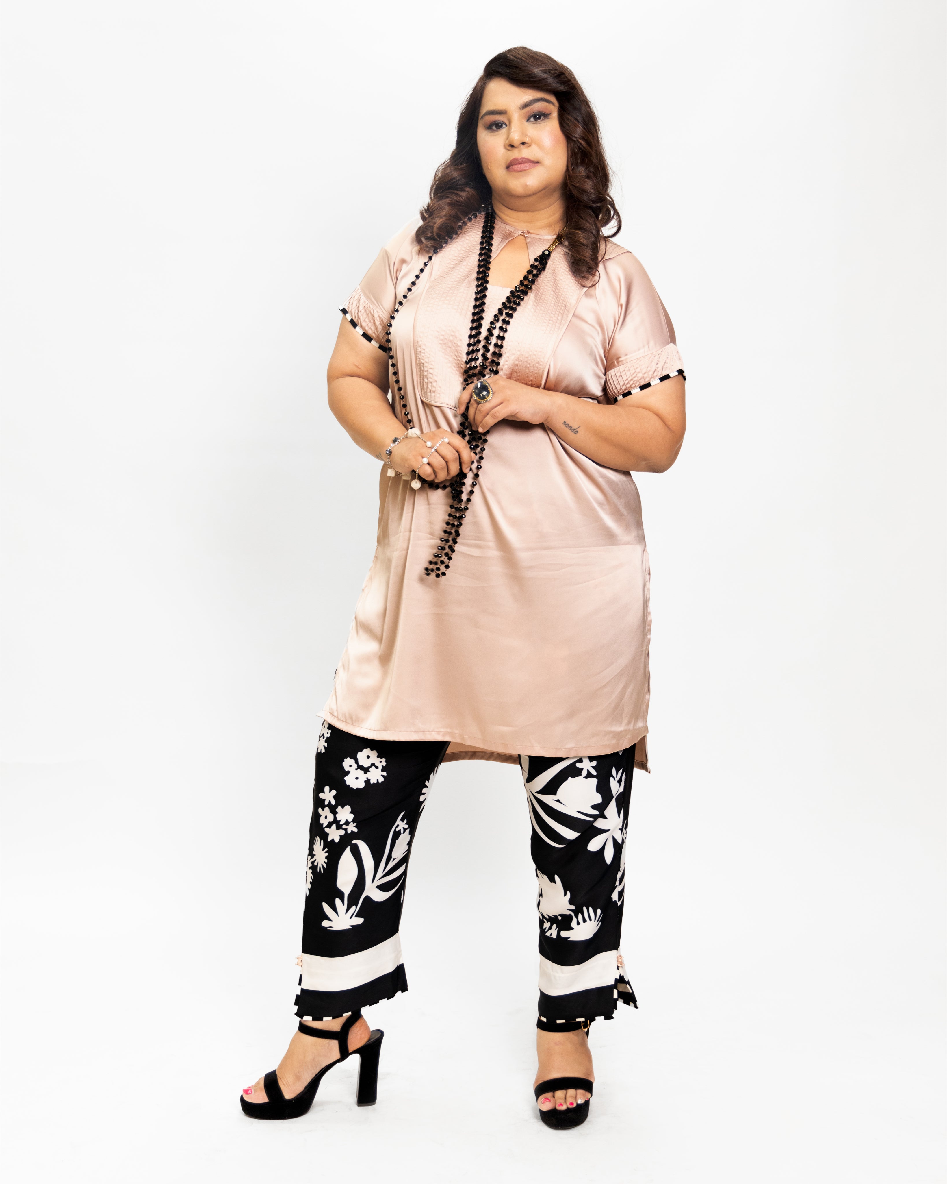 BARBARA PEEP HOLE TUNIC SET
