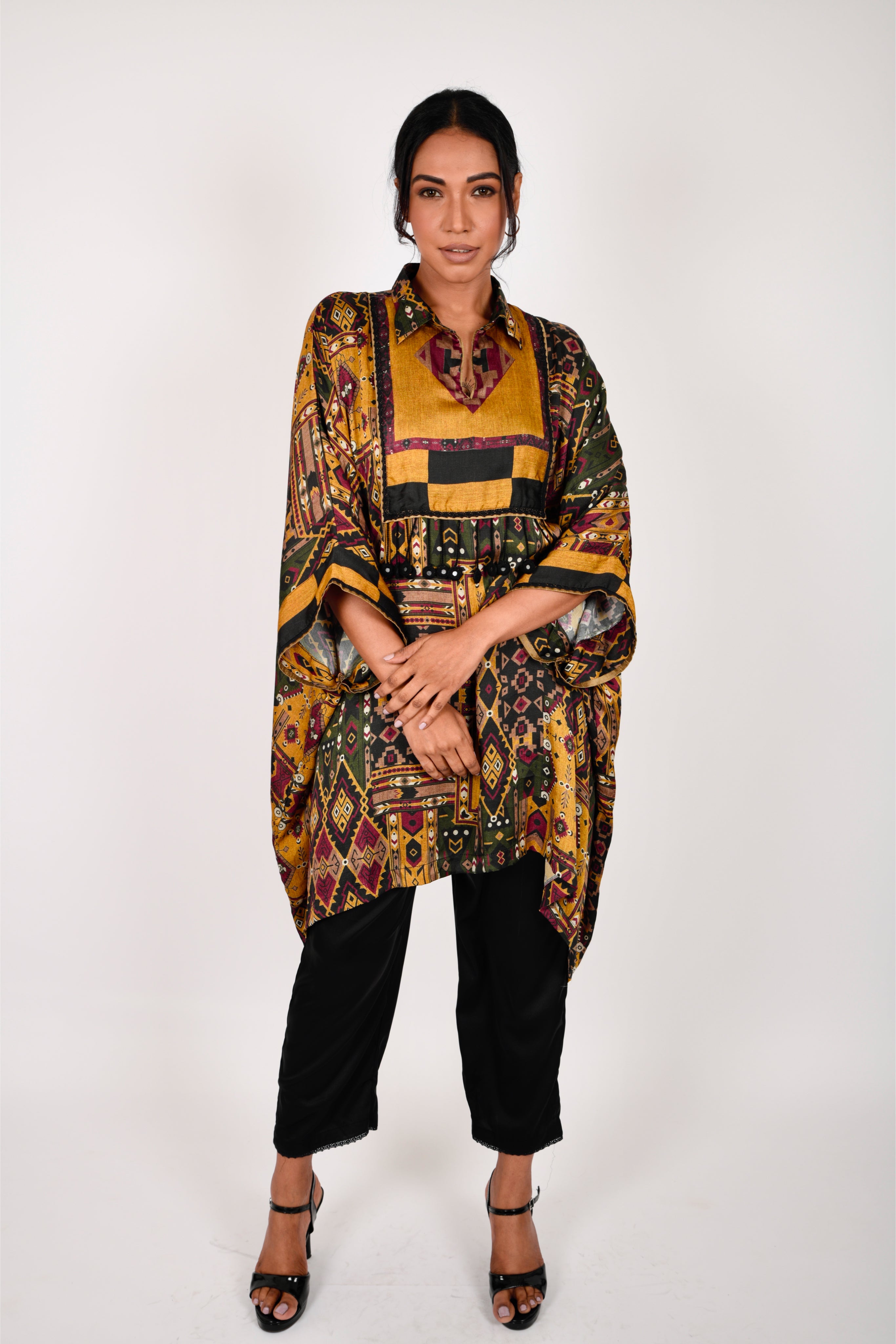 KAFILLLA YOKE BOX TUNIC SET