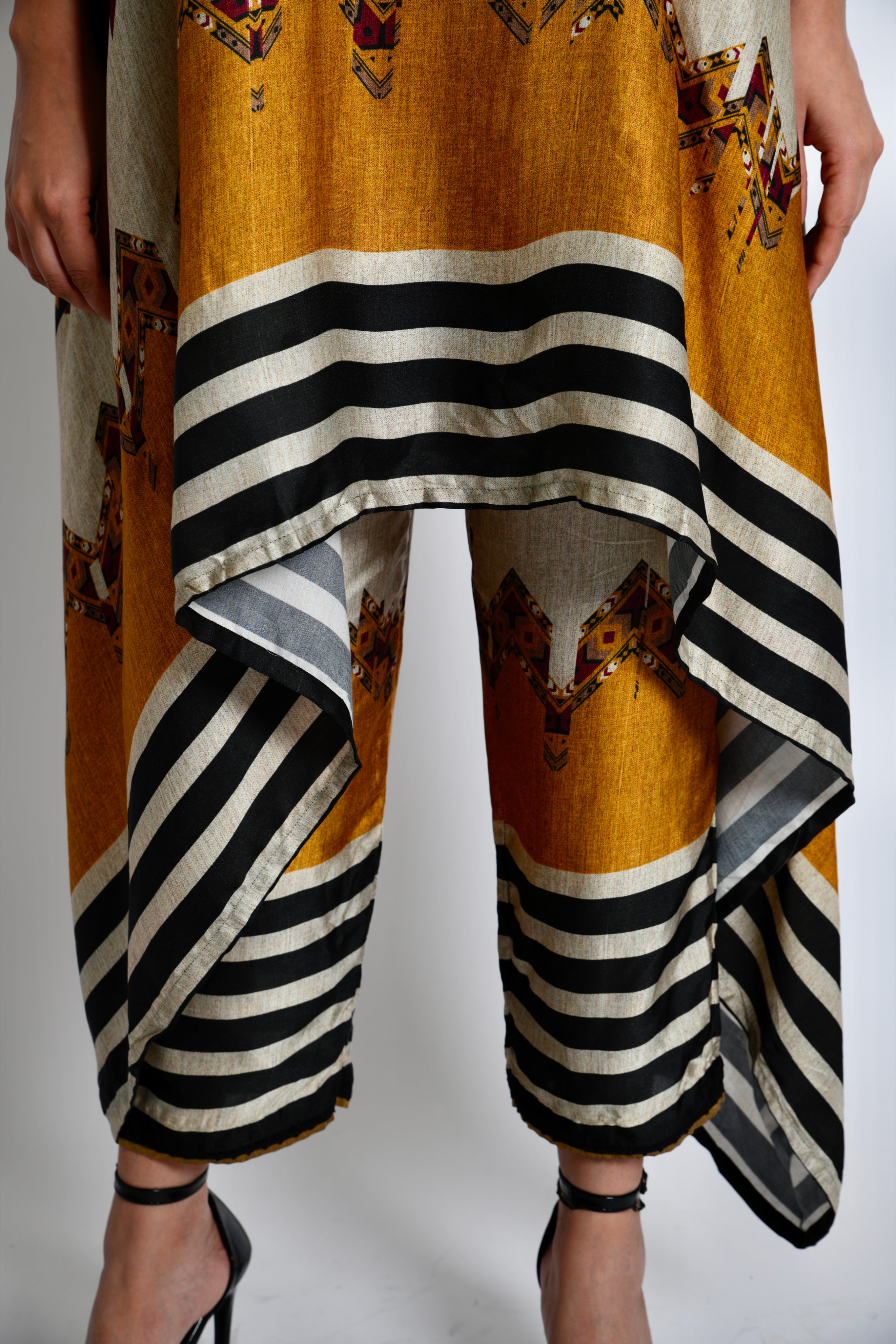 KAFILLA DROP TUNIC WITH STOLE SET