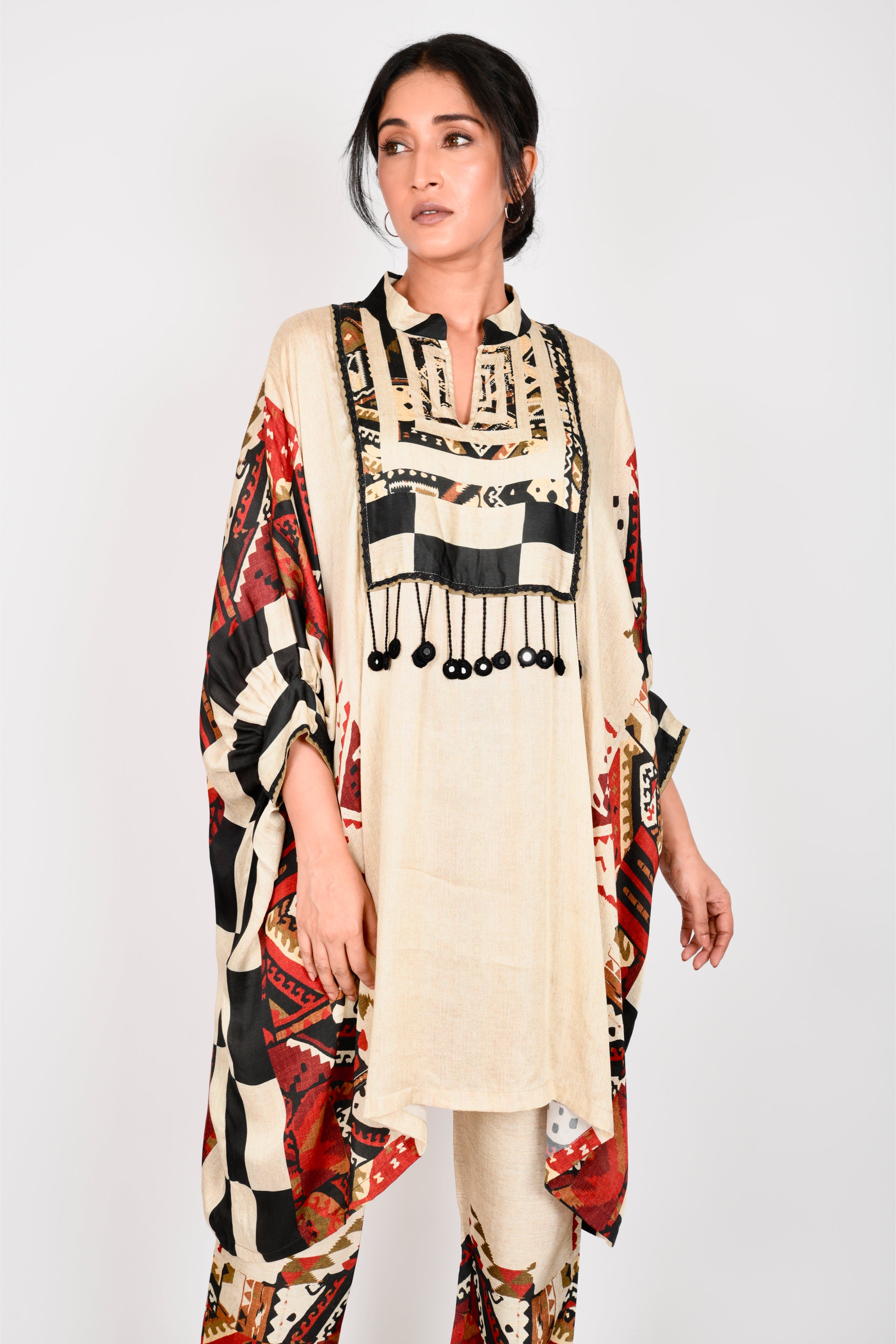 KAFILLLA YOKE BOX TUNIC SET