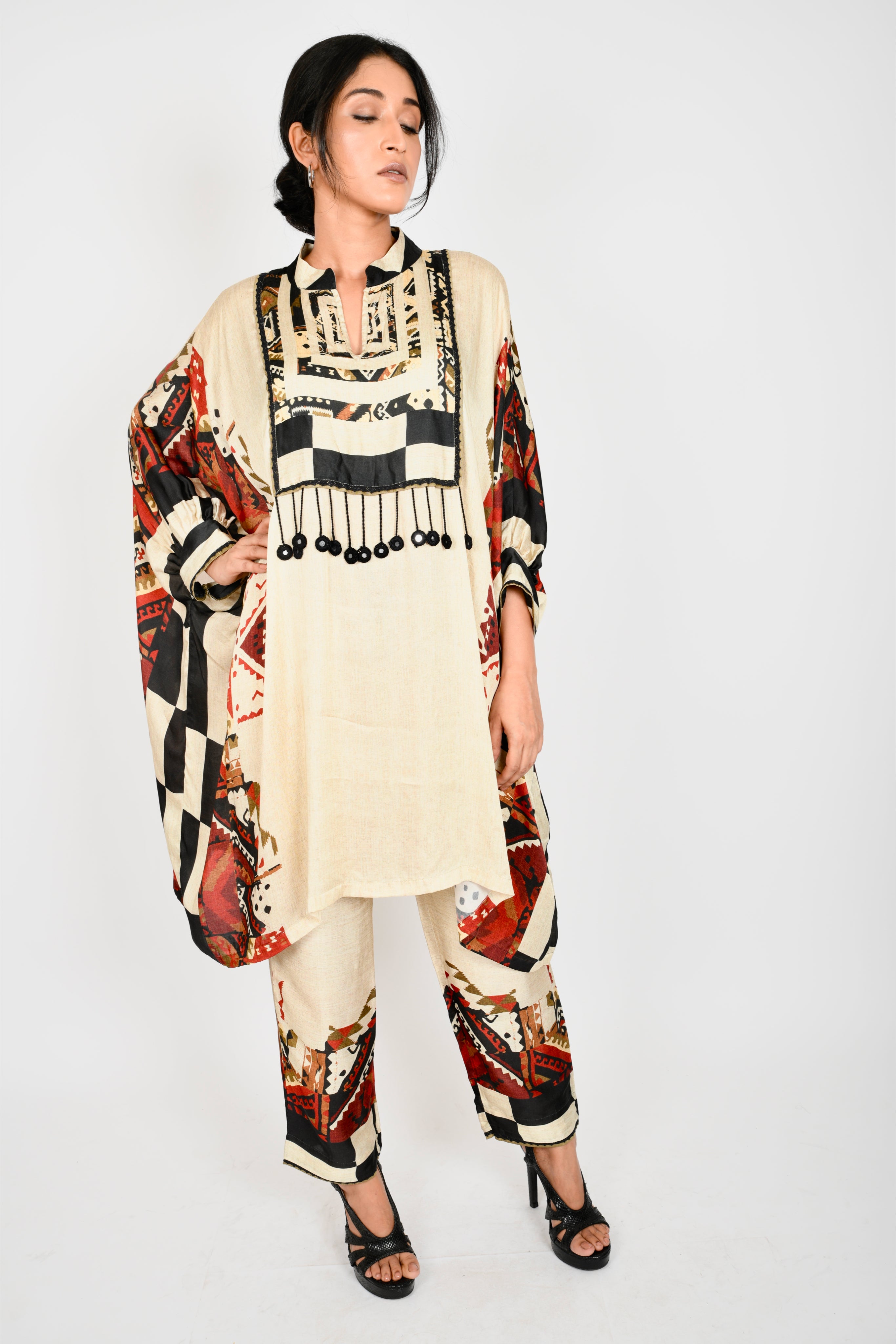 KAFILLLA YOKE BOX TUNIC SET