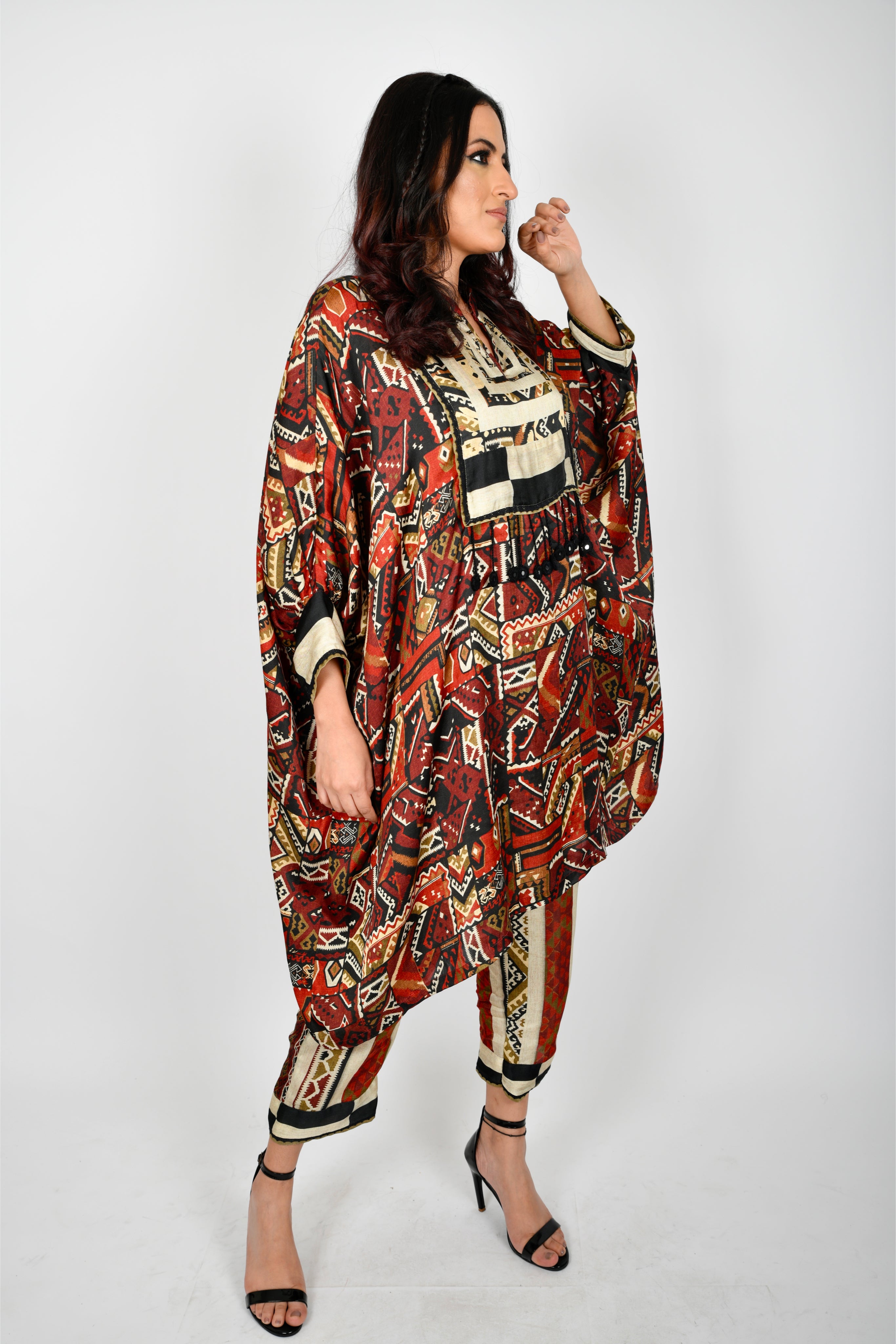 KAFILLLA YOKE BOX TUNIC SET