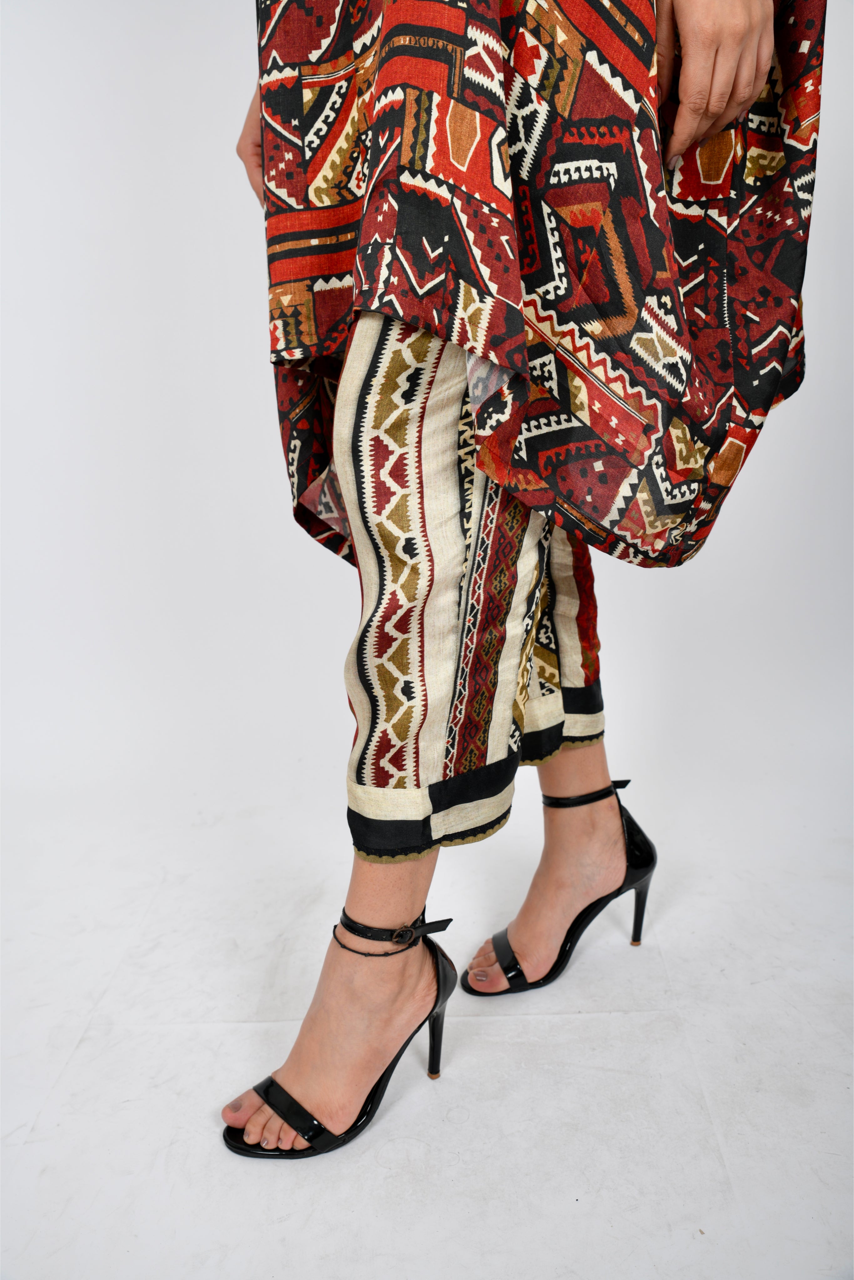 KAFILLLA YOKE BOX TUNIC SET
