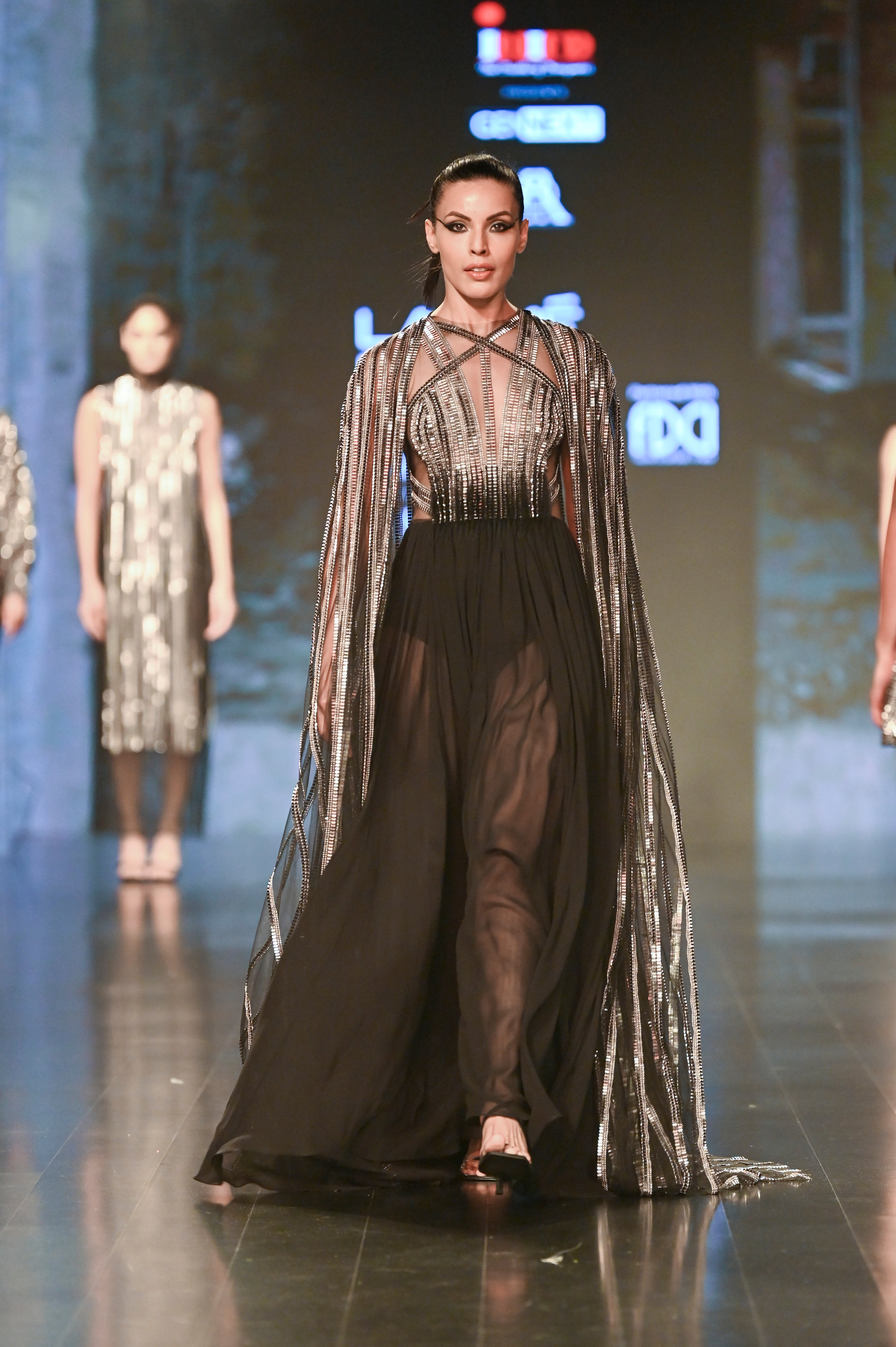 SCINTILLA CROSSBODY GOWN
AND SHOULDER CAPE SET