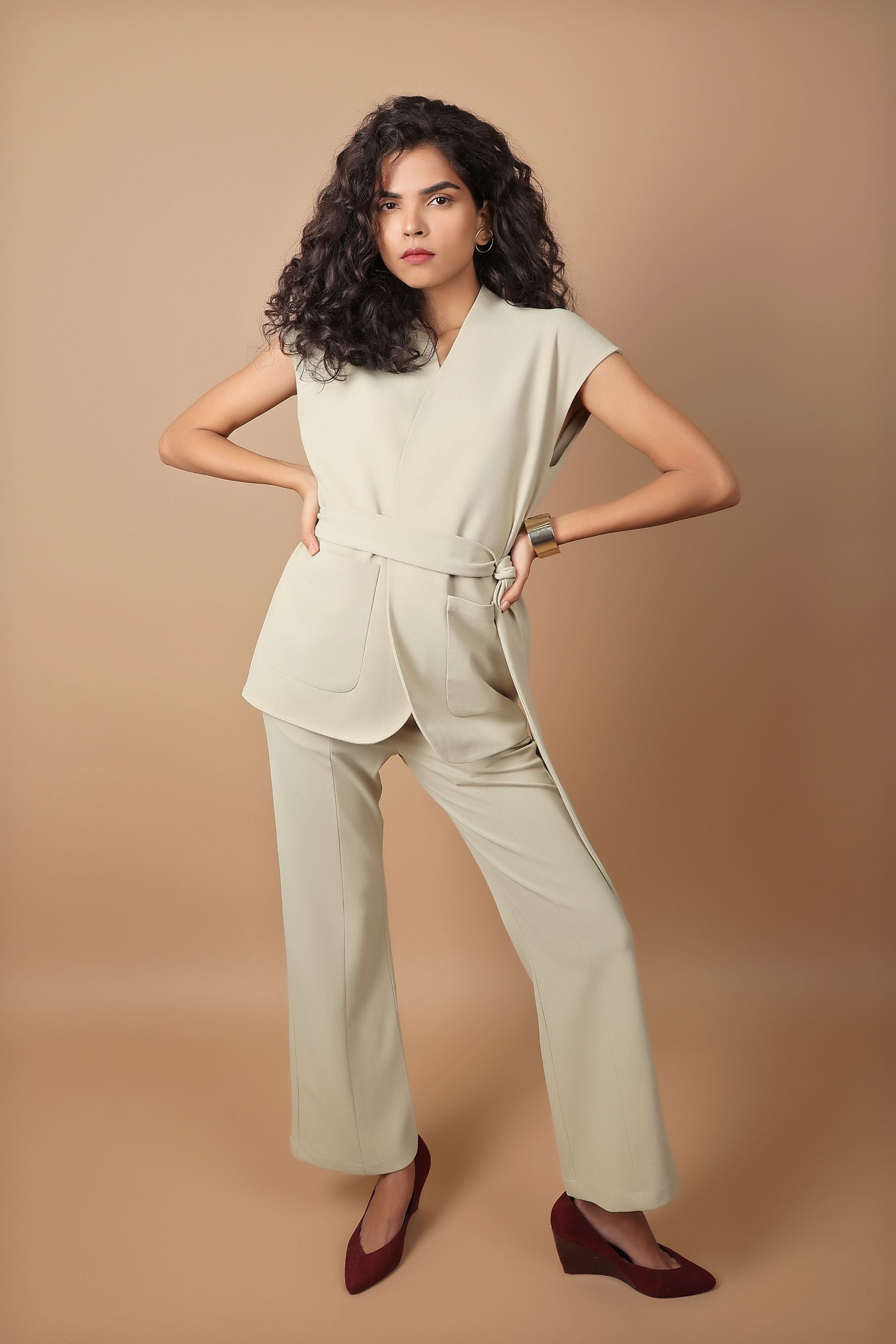 Off-white sleeveless Wrap Set