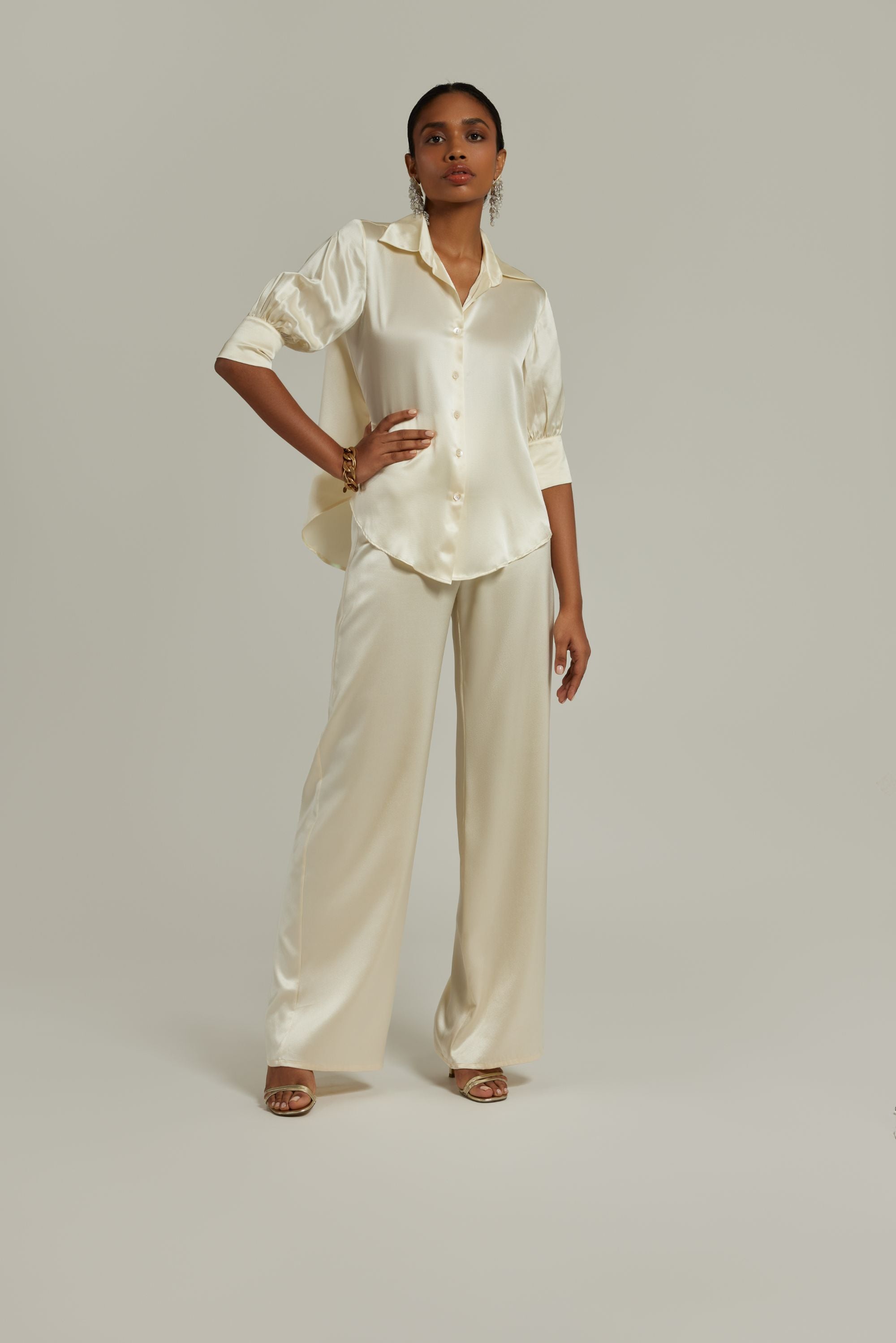 Cream Silk
Short-Sleeved Shirt