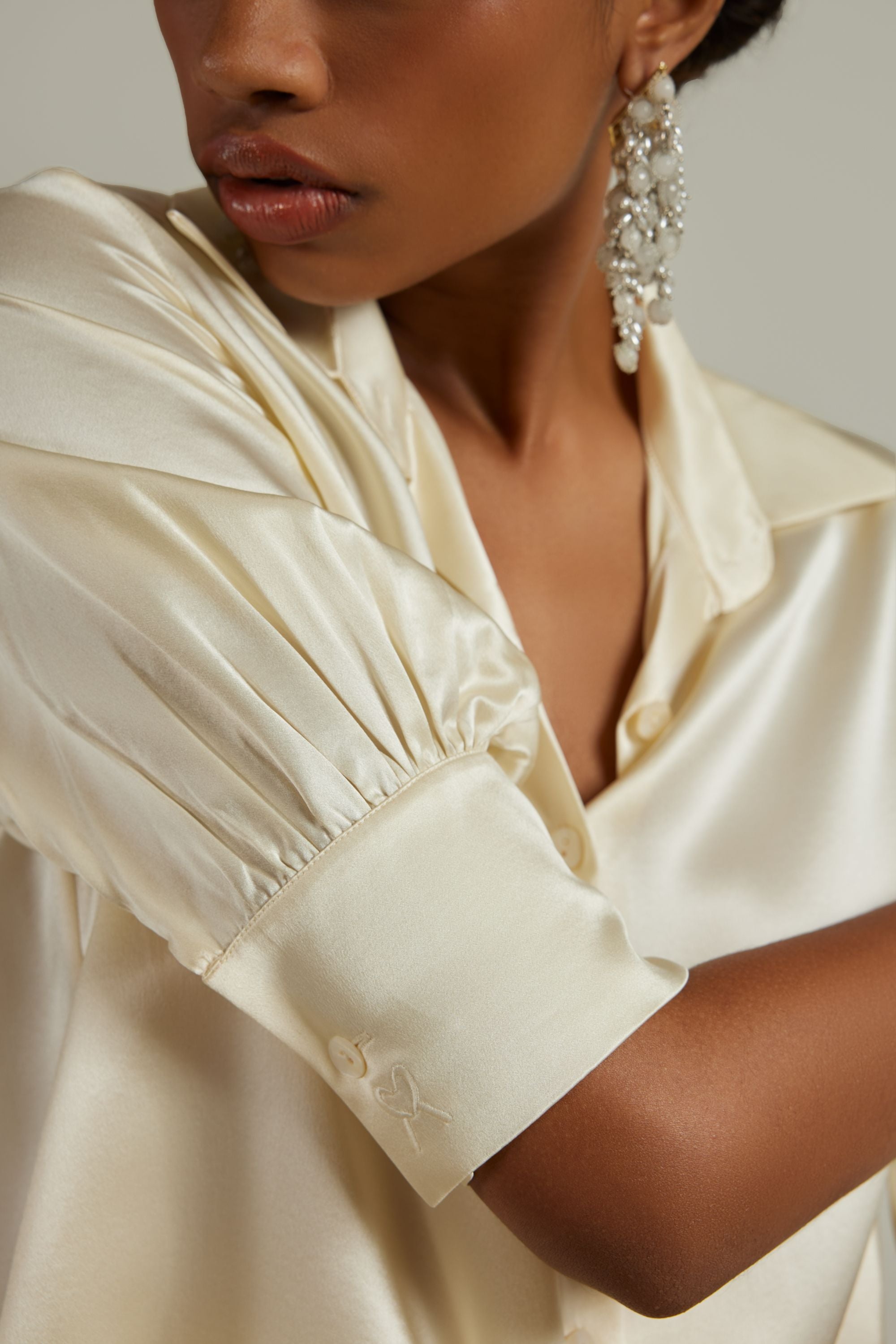Cream Silk
Short-Sleeved Shirt