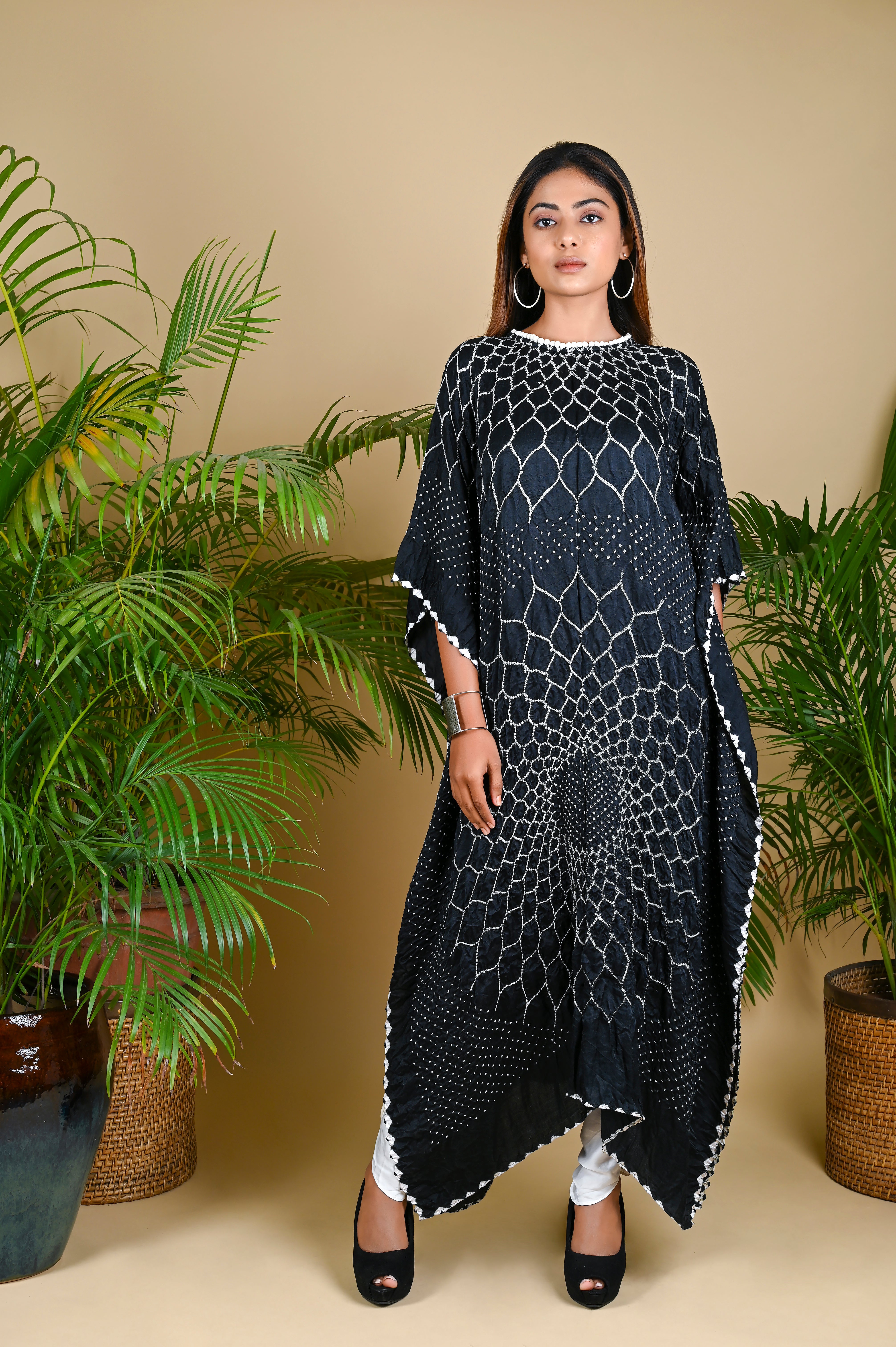 THREE FLOWERS KAFTAN