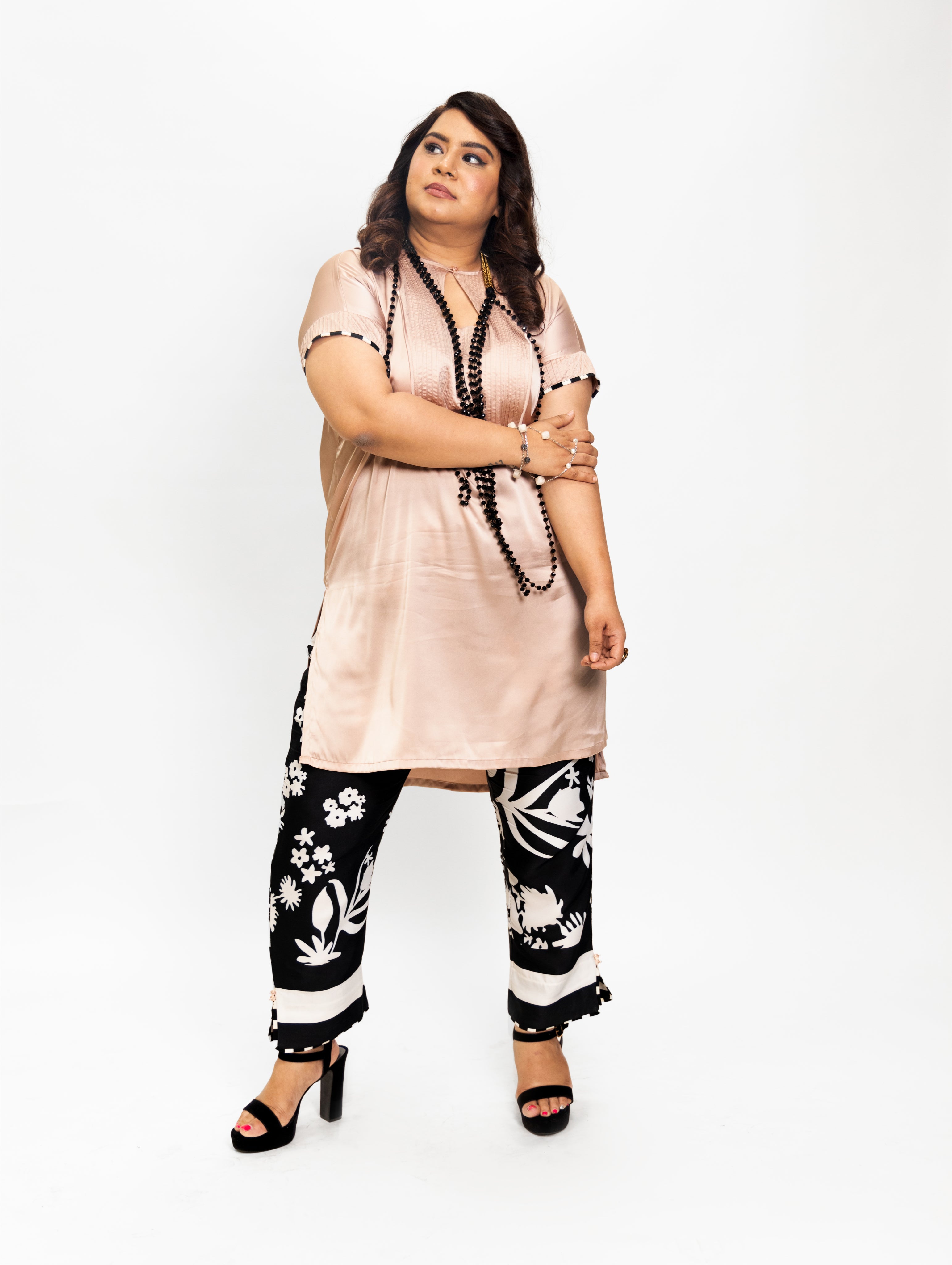 BARBARA PEEP HOLE TUNIC SET