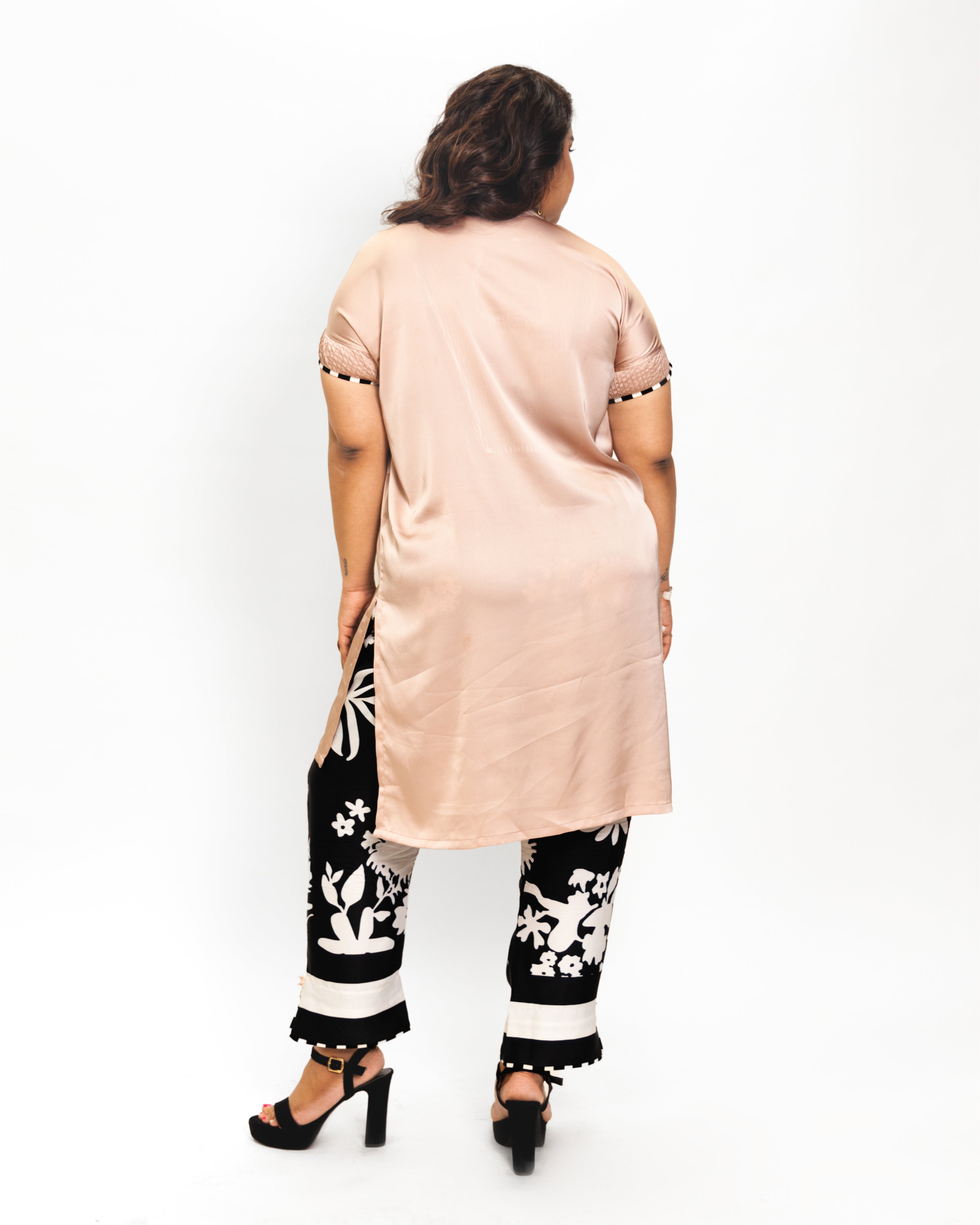 BARBARA PEEP HOLE TUNIC SET