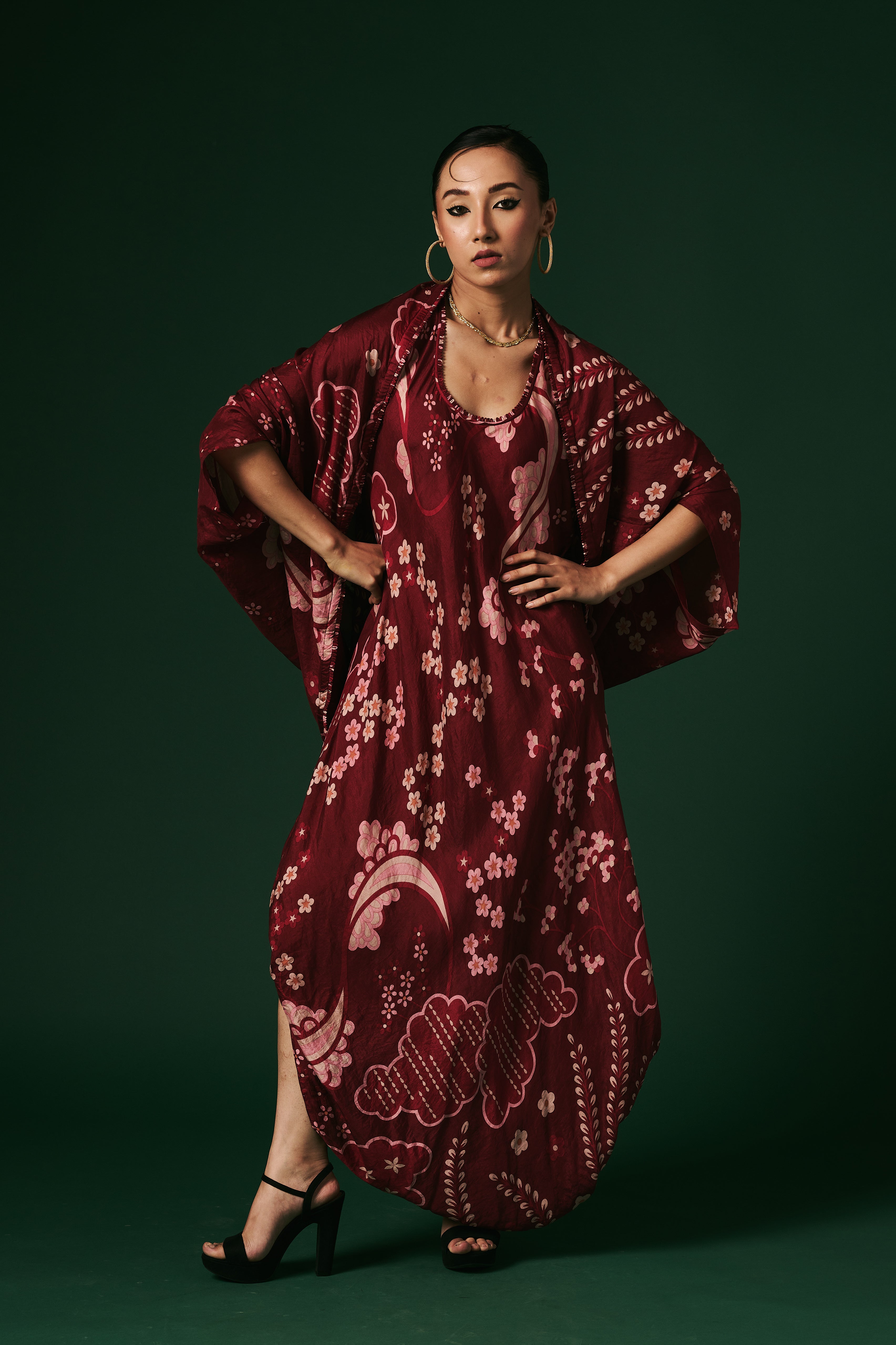 DRESS WITH CAPE