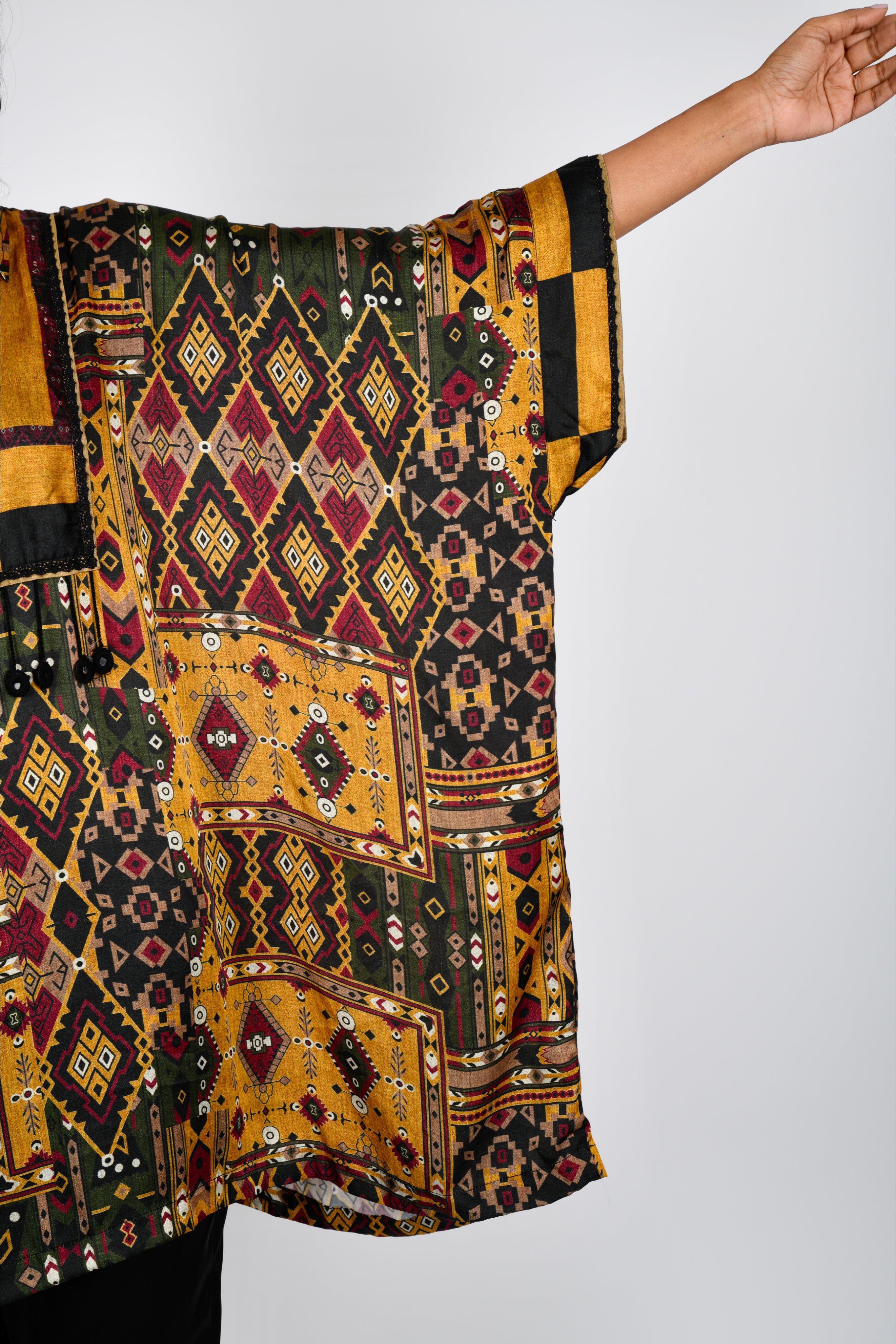 KAFILLLA YOKE BOX TUNIC SET