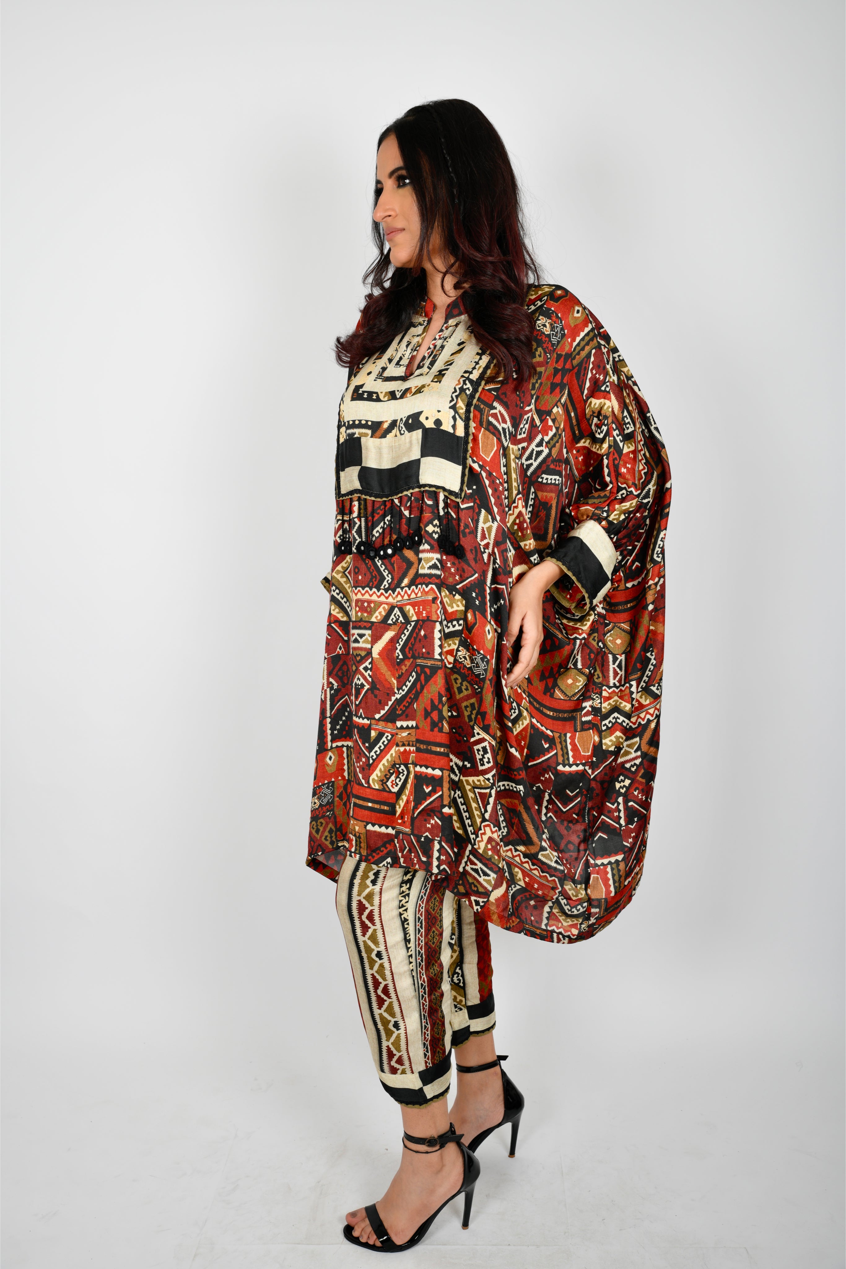 KAFILLLA YOKE BOX TUNIC SET