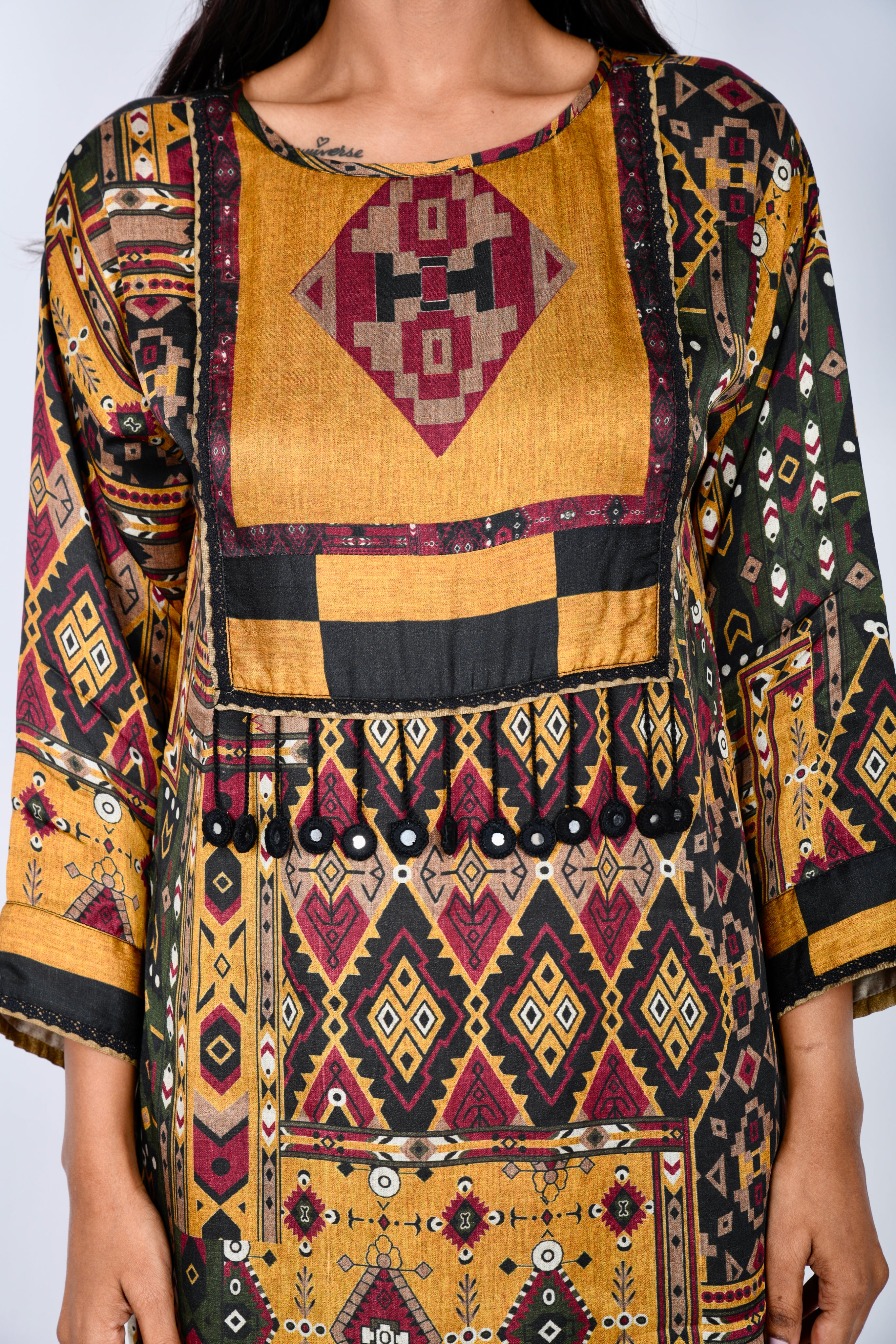 KAFILLA STRAIGHT KURTA YOKE SET