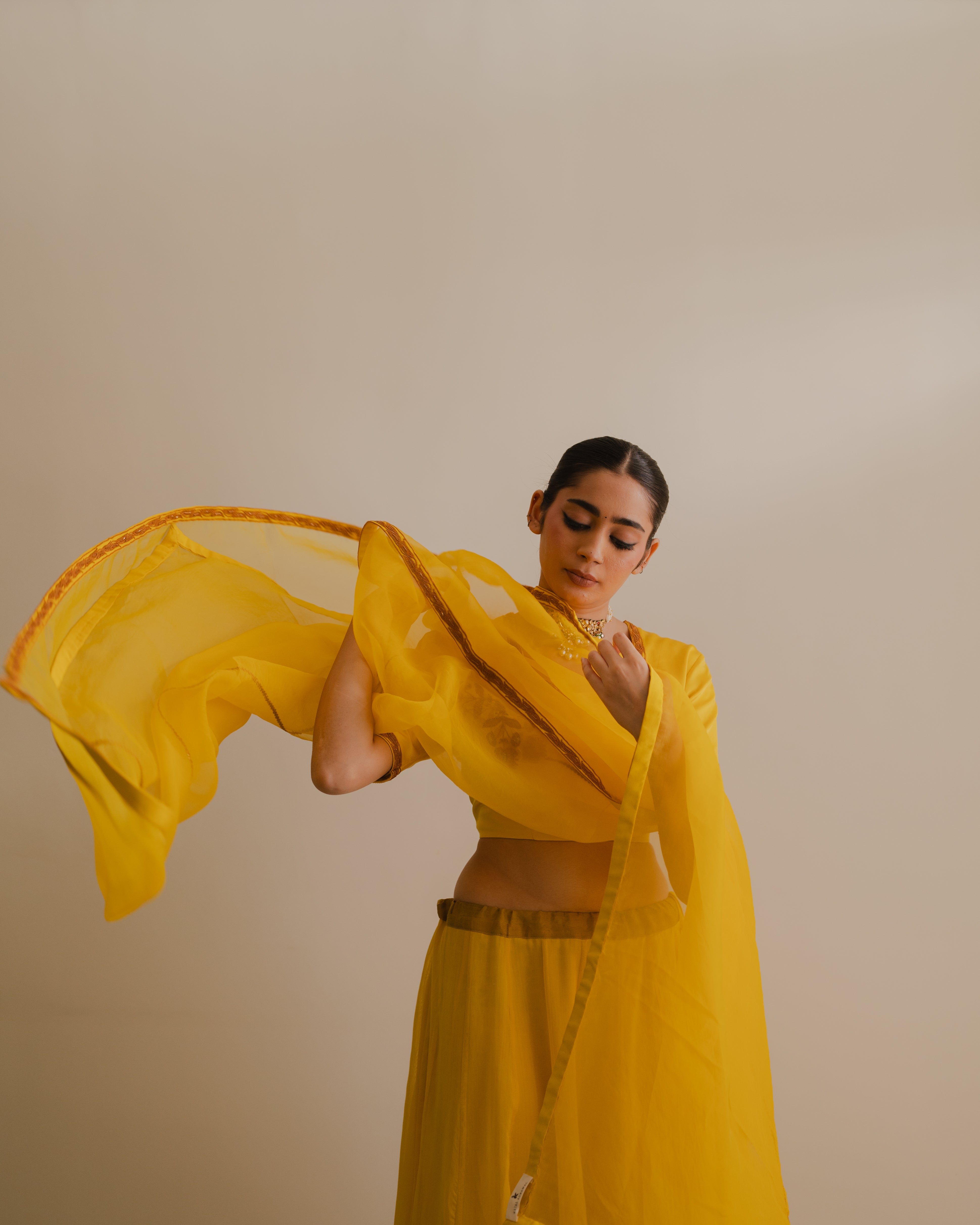 YUVIKA SET
