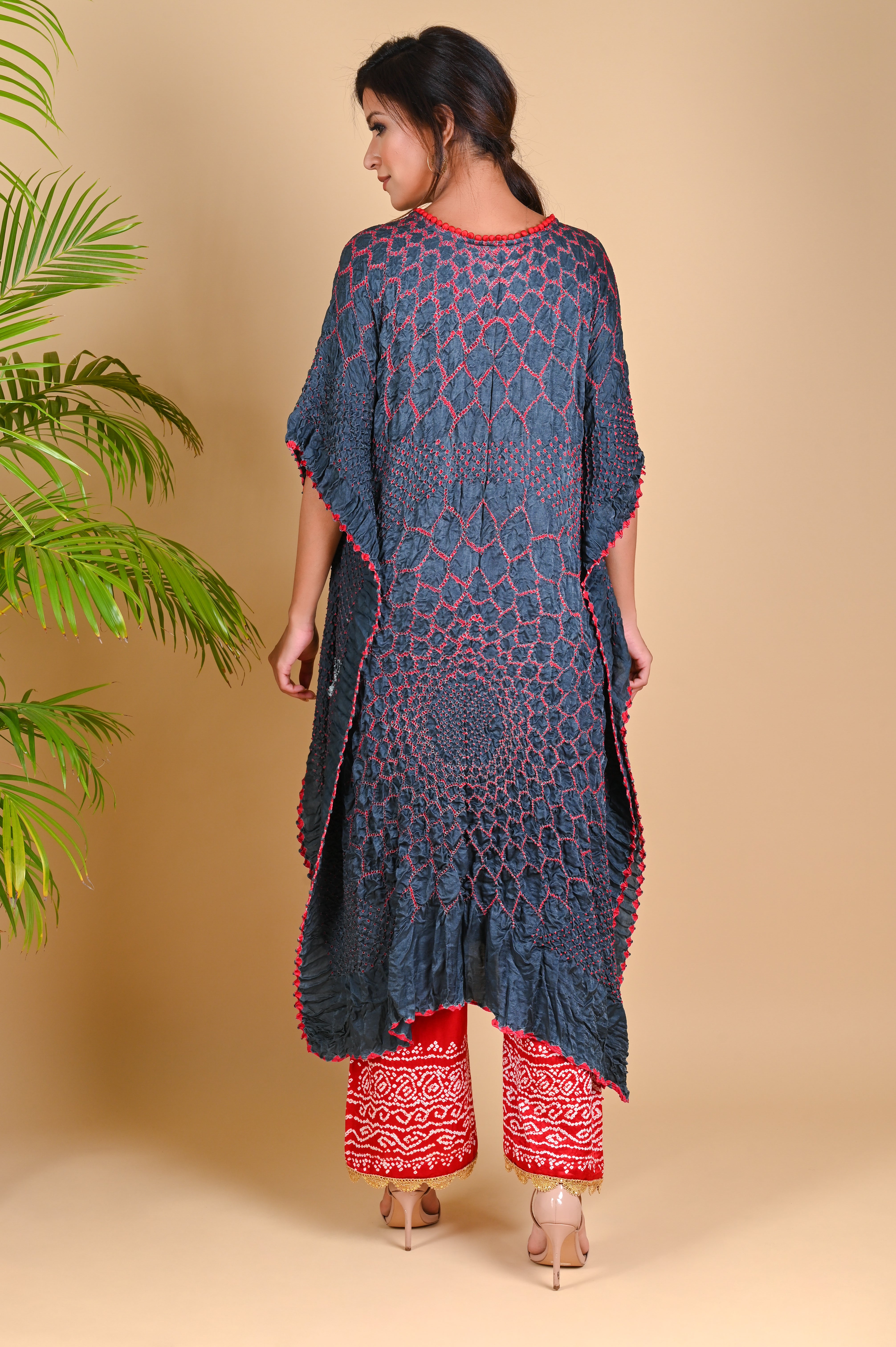 THREE FLOWERS KAFTAN