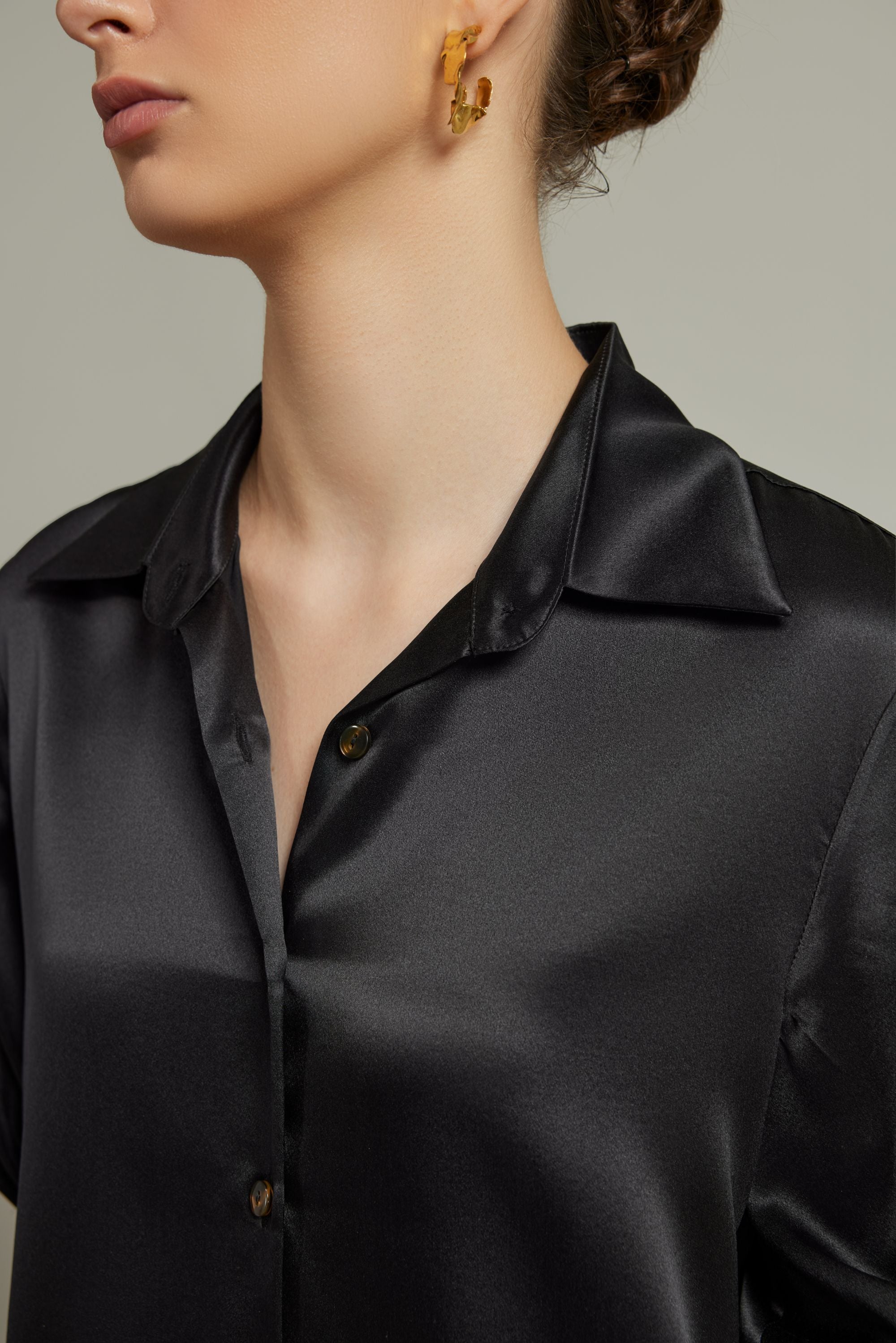 Black Silk 
Short-Sleeved Shirt