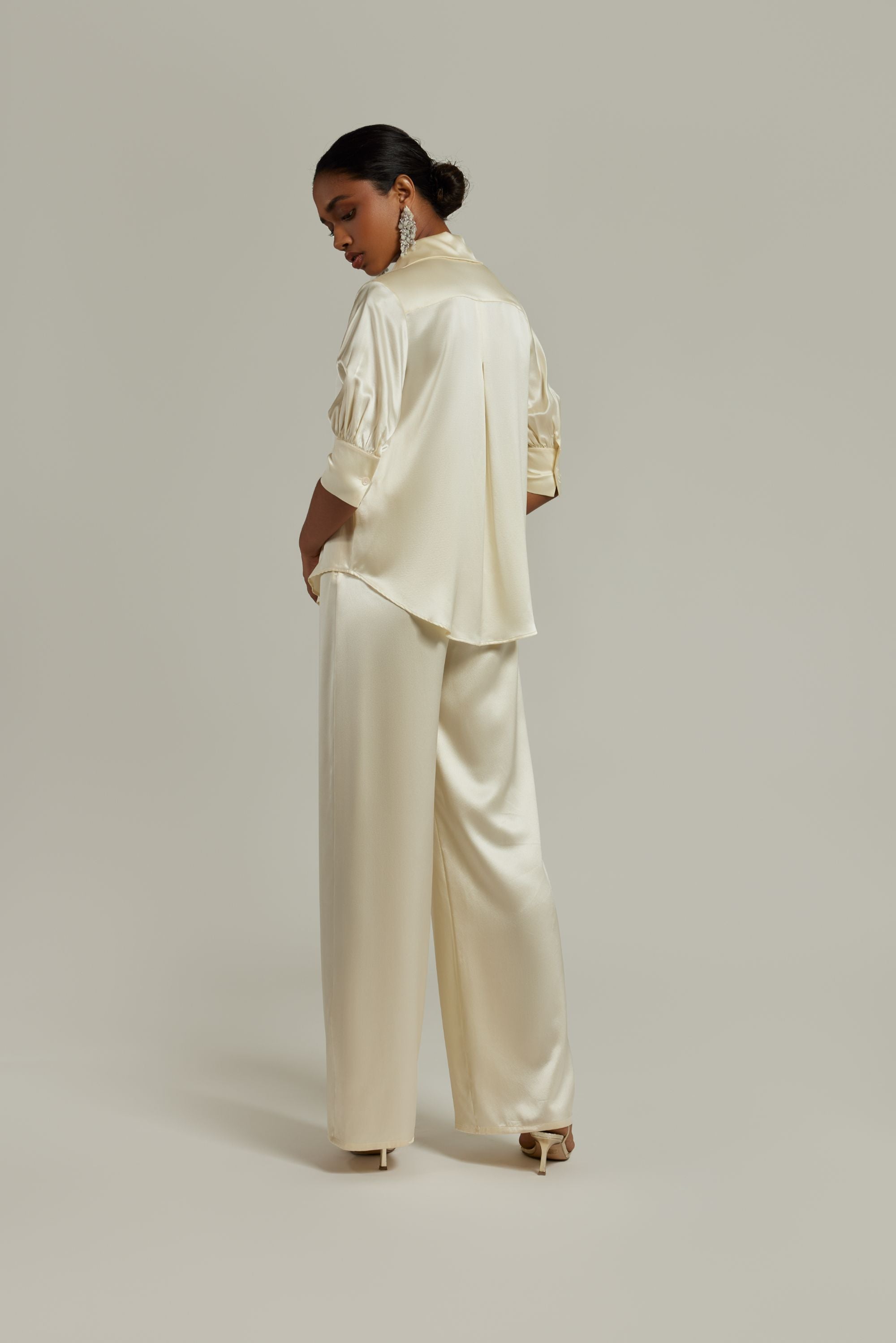 Cream Silk 
Short-Sleeved Shirt