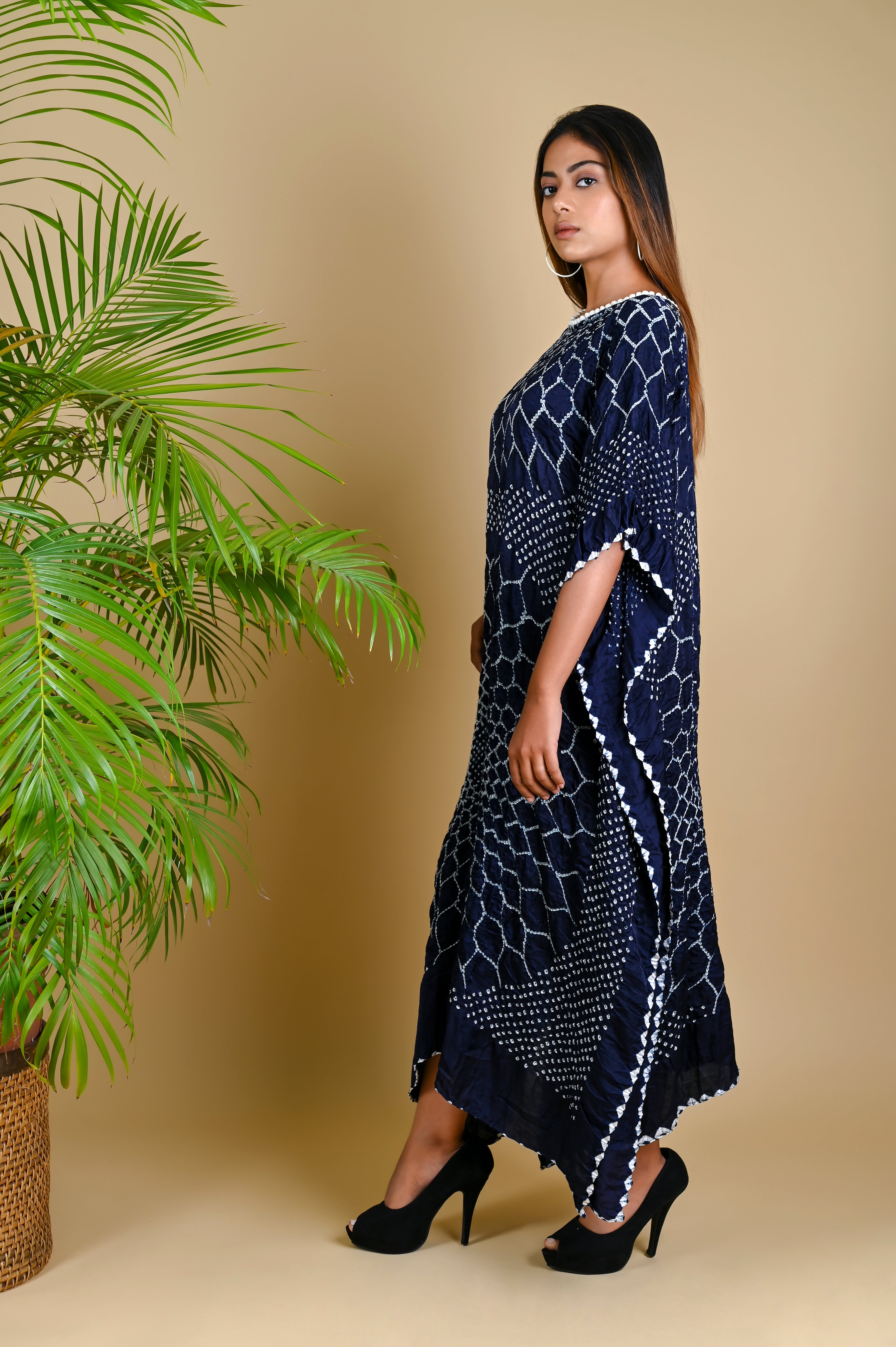 THREE FLOWERS KAFTAN