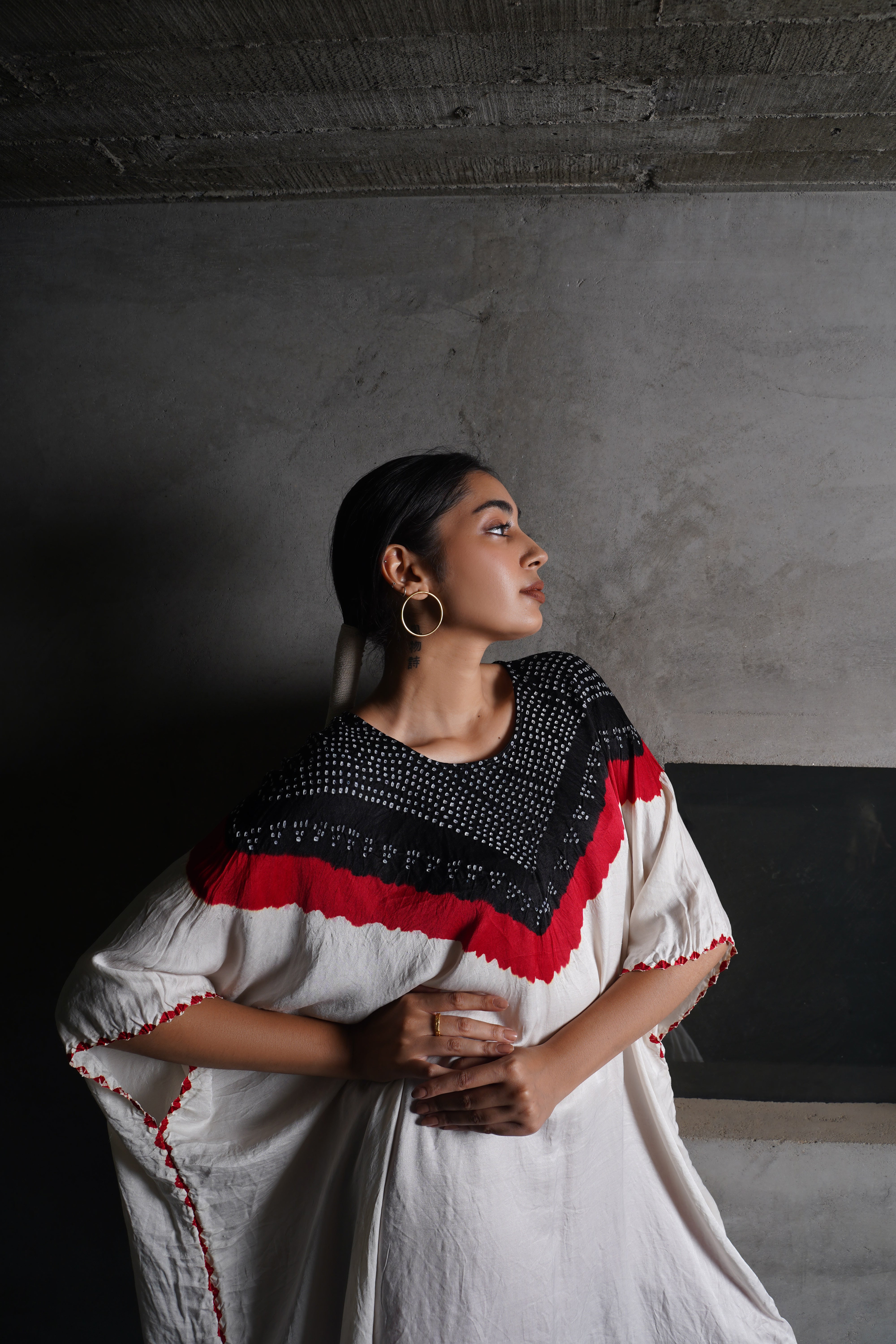 V BH KAFTAN WITH BANDHANI PANTS