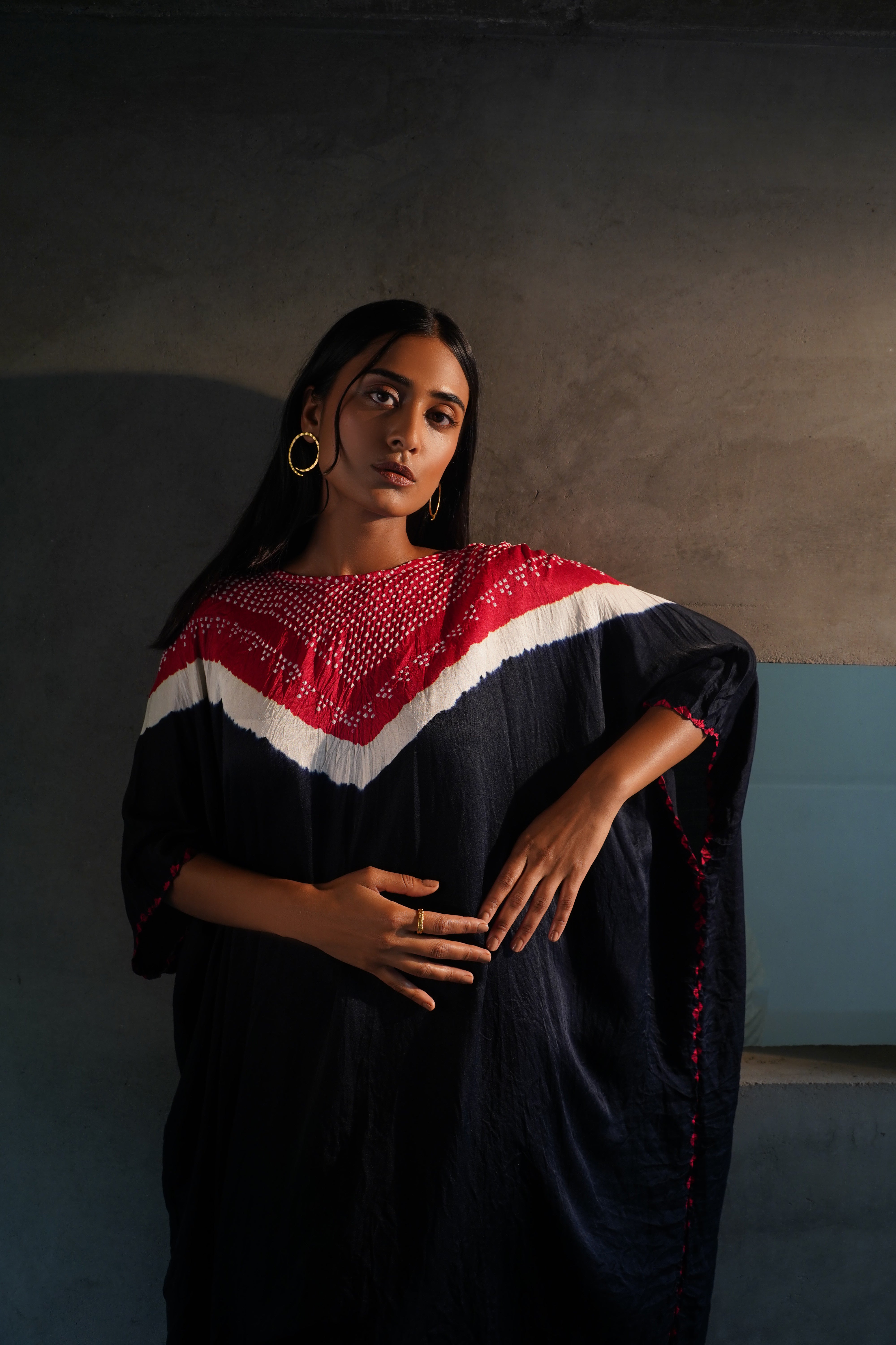 V BH KAFTAN WITH BANDHANI PANTS